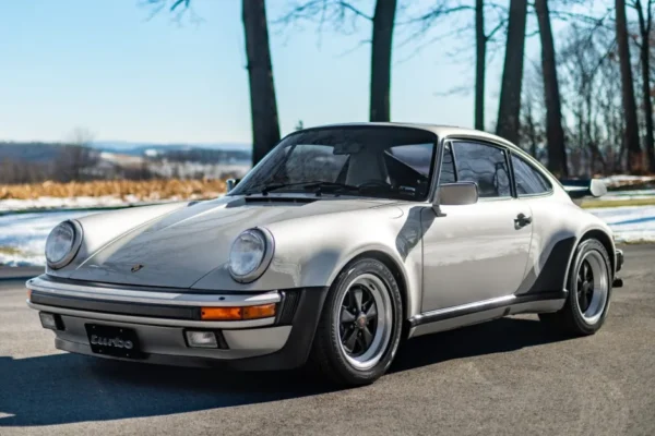 1989_porsche_911-turbo_1989_porsche_911-turbo_045868a6-9cb8-43ed-b9ee-67ddc2d28551-tOi6Gj-1